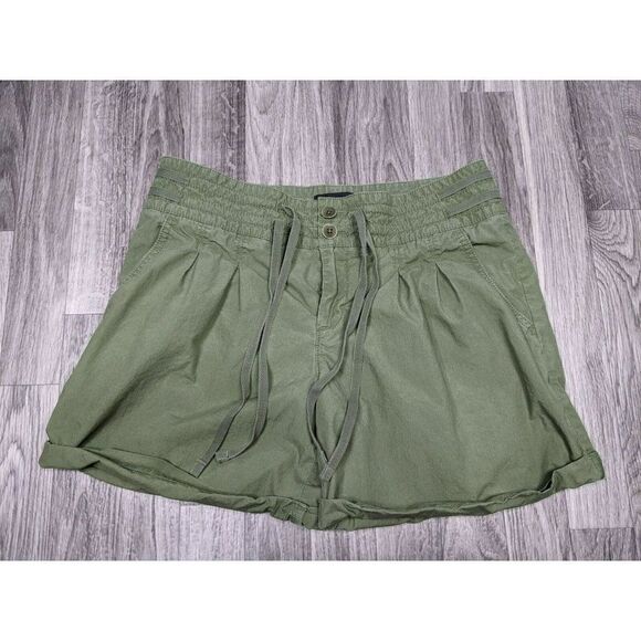(3/$27) Banana Republic Size 4 Pockets Cuffed Pleated Cotton Olive Green Shorts - Picture 1 of 10